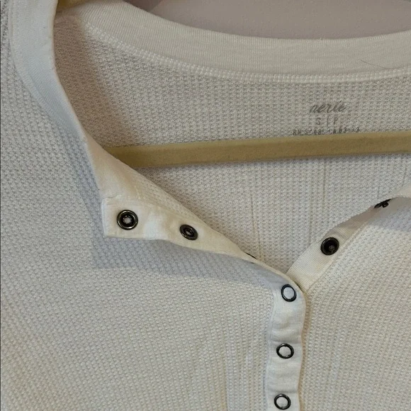 Aerie Cream Long Sleeve Henley Top NWOT - Picture 2 of 3